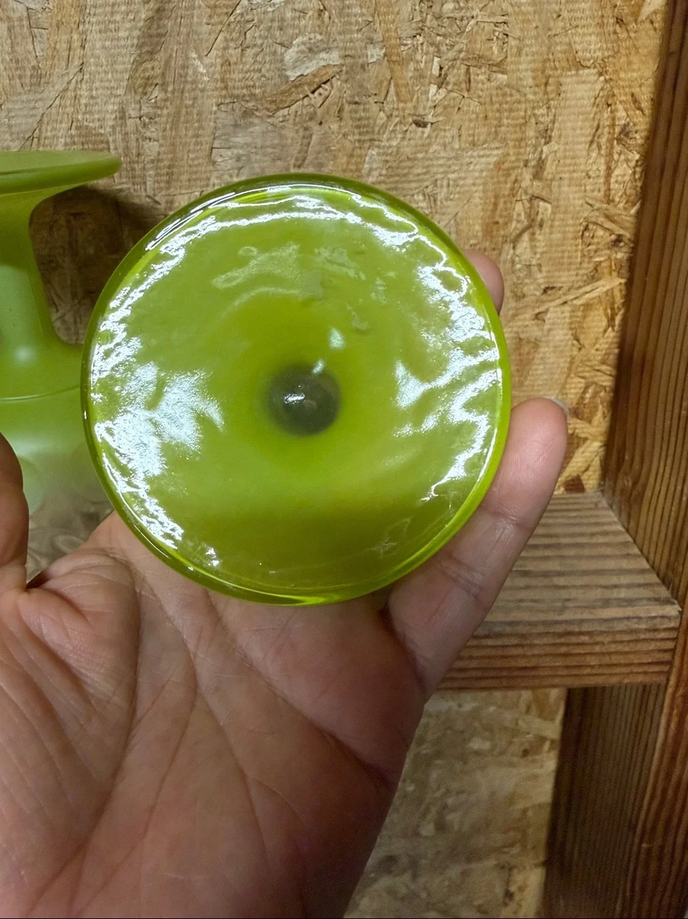 Vintage Green Stemmed Goblet Glasses – Set of 2
